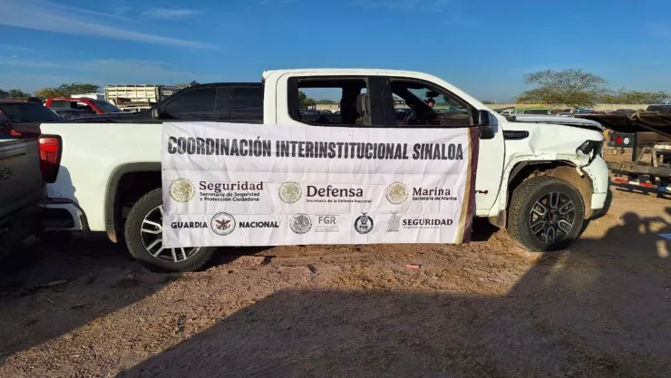 Aseguran camioneta con explosivos en Elota