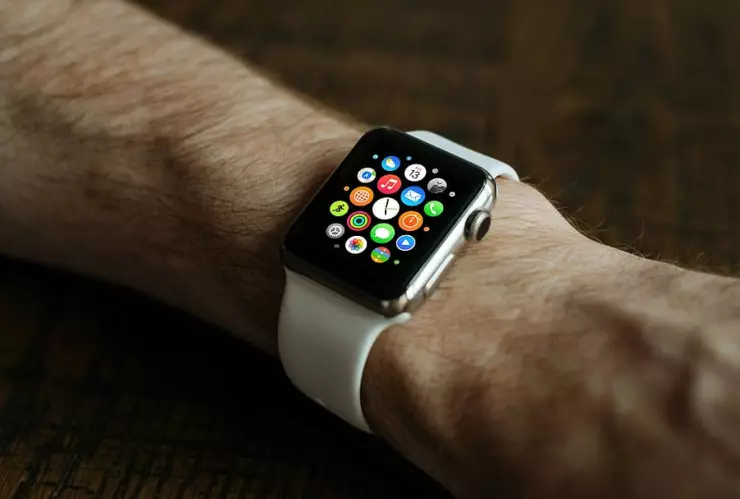 Apple Watch, Series 8, funciones A PXF.jpg