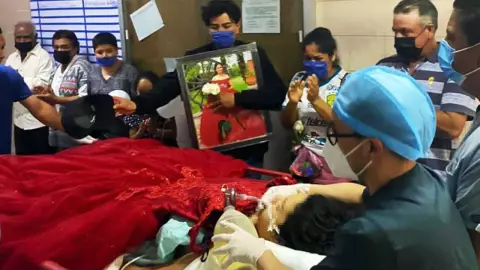 quinceañera dona organos asi fue despedida