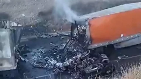 Choque Aguascalientes caos vial bloqueos hoy: Muere chofer tráiler incendio y carambola