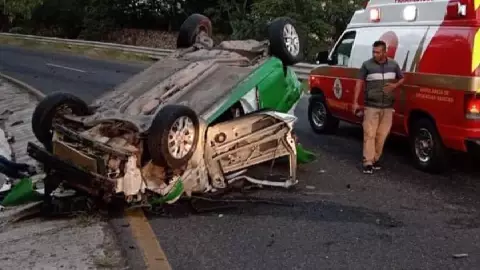 Volcadura en ‘curvas peligrosas’ de Guanajuato capital, hoy 1 de octubre