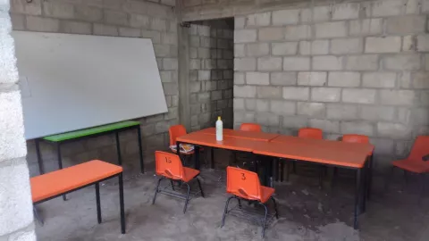 Así son los salones.jpeg
