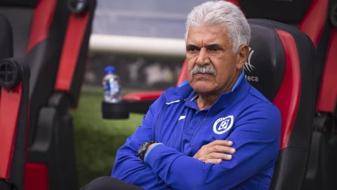 Tuca Ferretti en la banca partido de Cruz Azul Apertura 2023