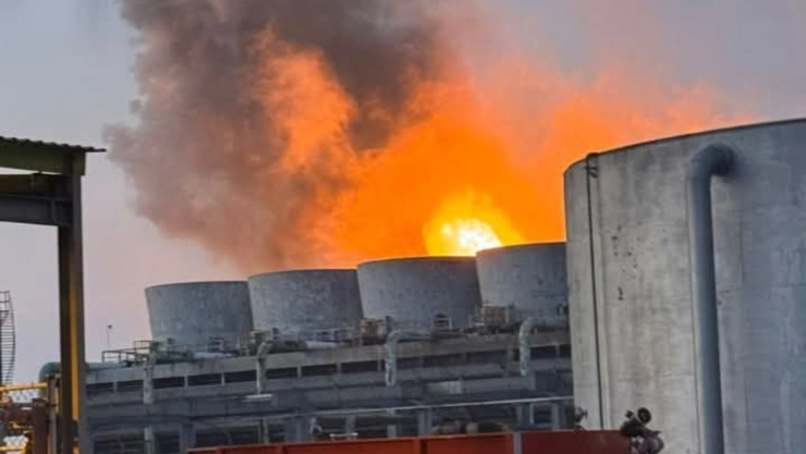 Reportan humo en el complejo Cangrejera de Coatzacoalcos