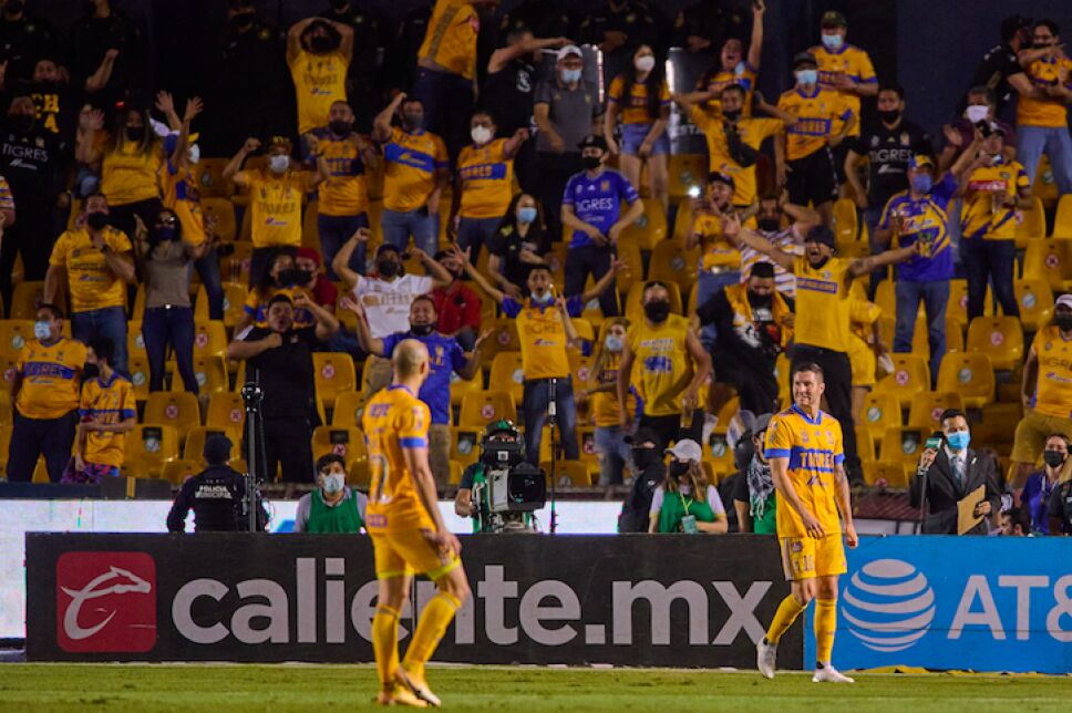 Tigres derrota a Rayados .jpg