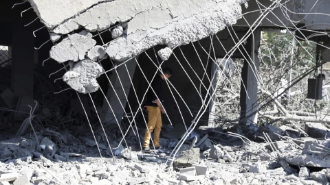 arabia saudita aeropuerto sana yemen