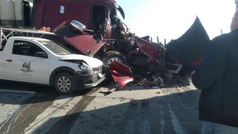 Cierran la México-Cuernavaca rumbo a Chilpancingo por carambola