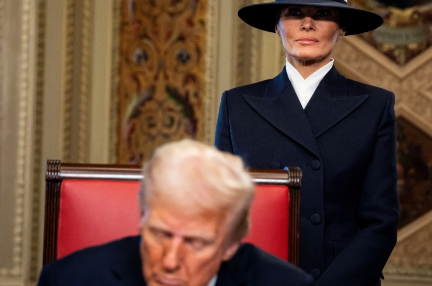 Fotos y momentos destacados de Donald Trump y Melania durante la toma de protesta presidencial.