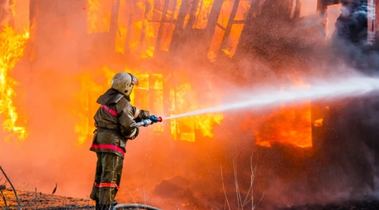 Por qué el agua de mar no sirve para apagar los incendios