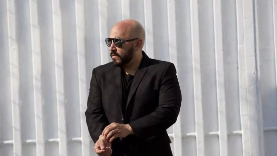 Lupillo Rivera revelará todas sus polémicas en libro biográfico.