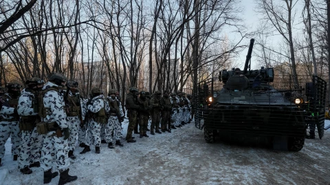 Presidente de Ucrania, Volodímir Zelenski, acusa que Rusia está tratando de apoderarse de Chernóbil.