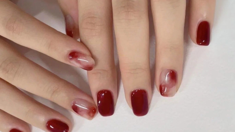 Efecto mármol - Diseños de uñas para San Valentín 2026