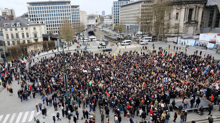Marcha antisemita en Bruselas, Bélgica.