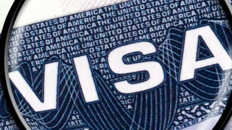 EU restringirá visas por “turismo de nacimiento”.