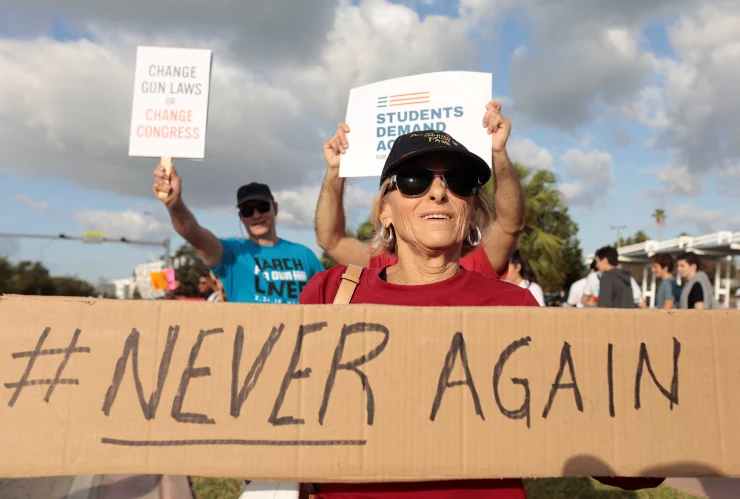 Cientos de miles de personas salieron a las calles en Washington DC para la histórica protesta de March for Our Lives contra la violencia armada que ha sido anunciada por los sobrevivientes del tiroteo de Parkland.