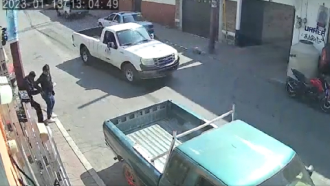 mujer somete a asaltante en morelos se viraliza.jpg