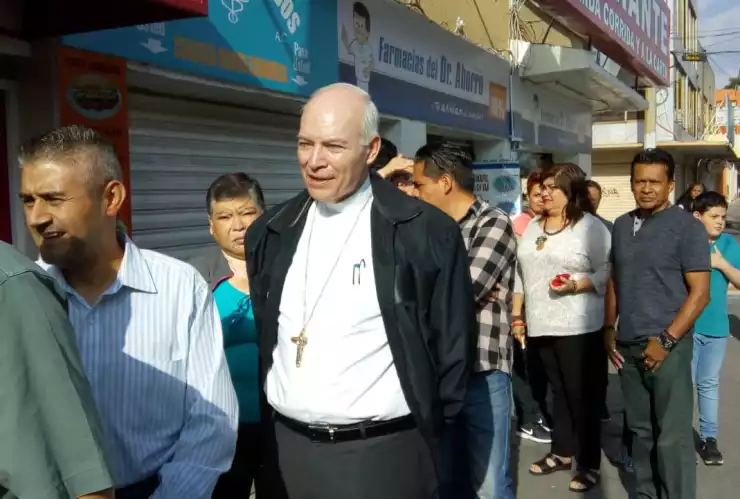 Voto de arzobispo Carlos Aguiar