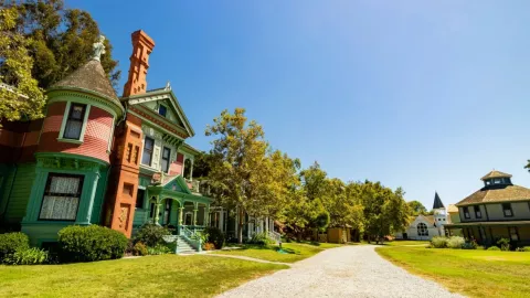 Heritage Square museum tiene ocho edificios históricos.