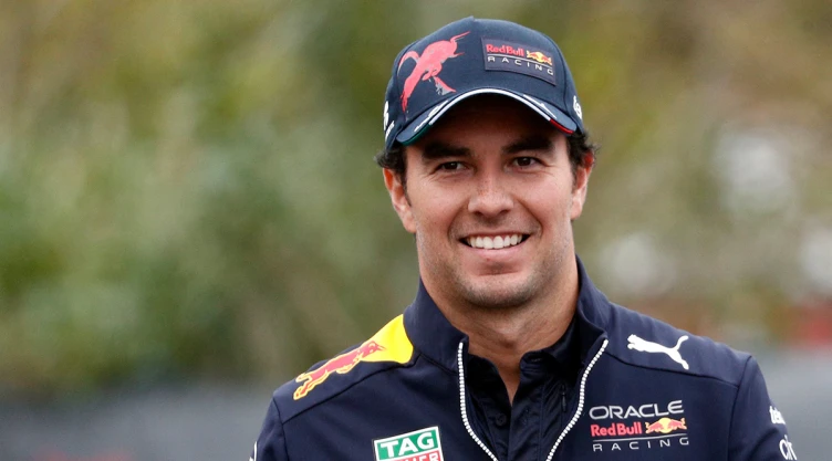 Checo Pérez Red Bull renovación