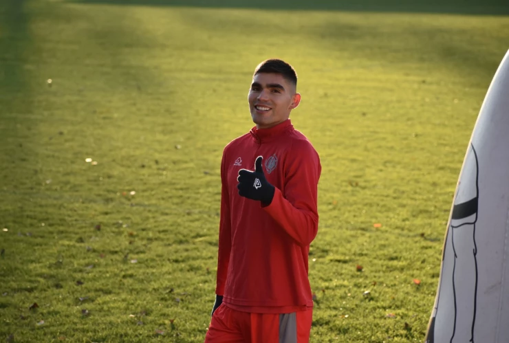 Johan Vásque entrena con el Cremonese