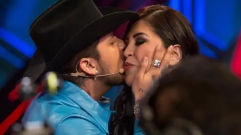 Mamá de Christian Nodal sale en defensa del cantante y Belinda.