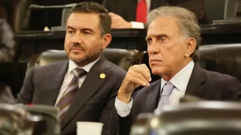 Expulsan a Miguel Ángel Yunes, padre e hijo, del PAN