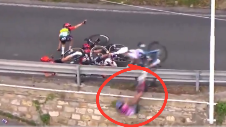 Ciclista Debora Silvestri sale disparada del camino en la carrera Milano-Sanremo, video viral.png