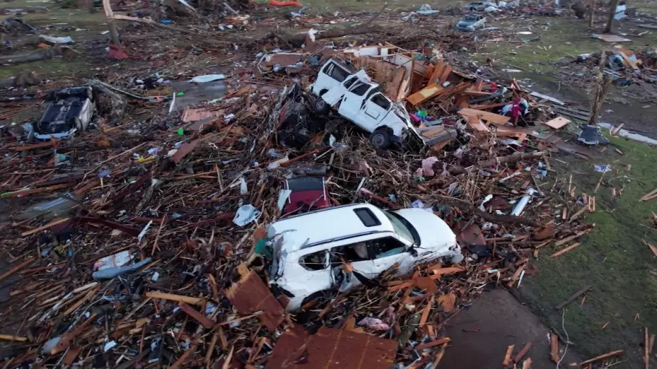 Tornado en Mississippi deja al menos 23 muertos
