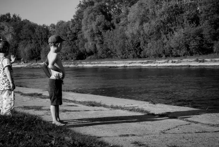 Menor murió al intentar rescatar a su amigo en río de Inglaterra