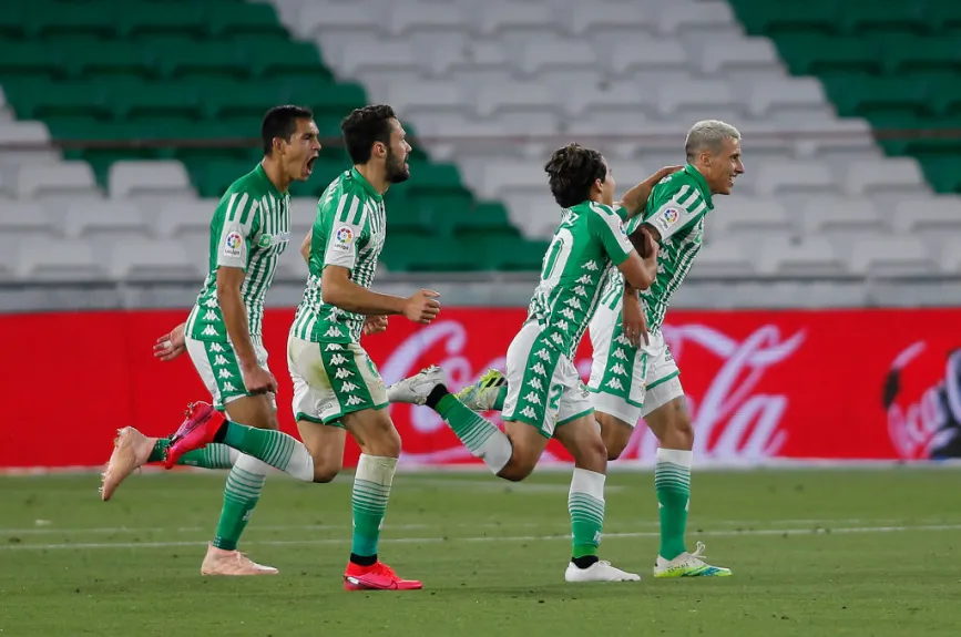 ¡Empate del Betis con actividad de los mexicanos!