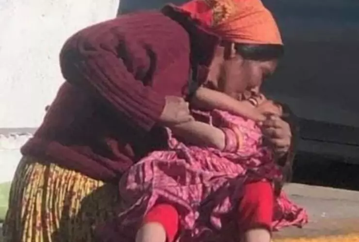 Madre e hija rarámuri