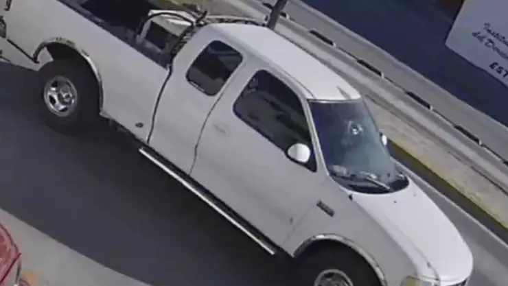 buscan conductor que chocó y huyó