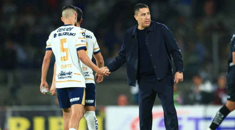Efraín Juárez, técnico de Pumas