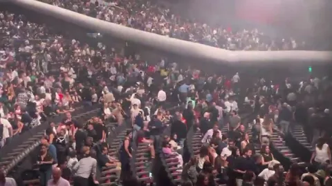 VIDEO Temblor arruina concierto de Miguel Bosé en Ciudad de México hoy 14 de marzo