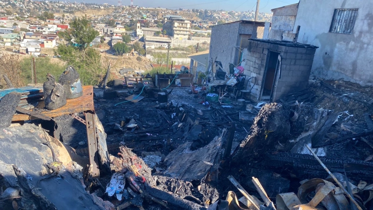 Incendio en Tijuana consume dos casas