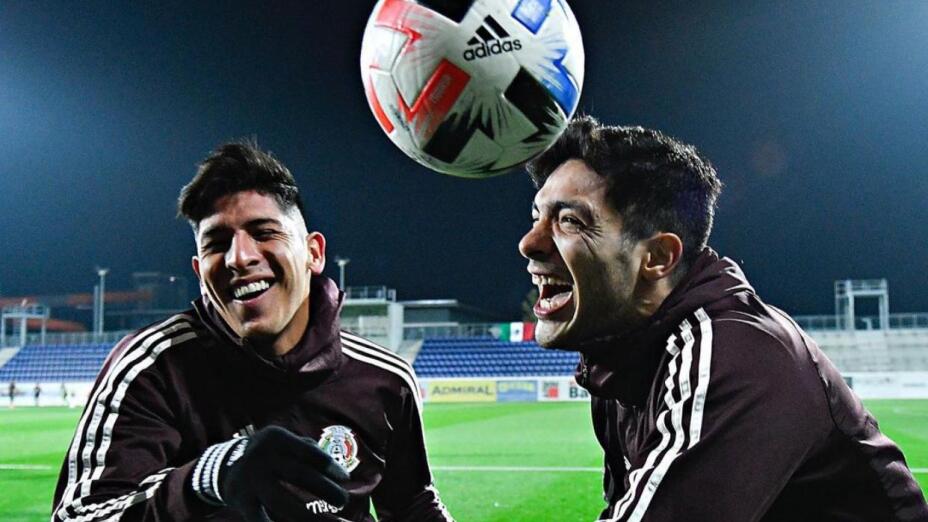 La prensa británica coloca a Edson Álvarez en el Wolverhampton de Raúl Jiménez