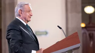 “Majaderos": AMLO llama a no votar por personas como el senador John Kennedy