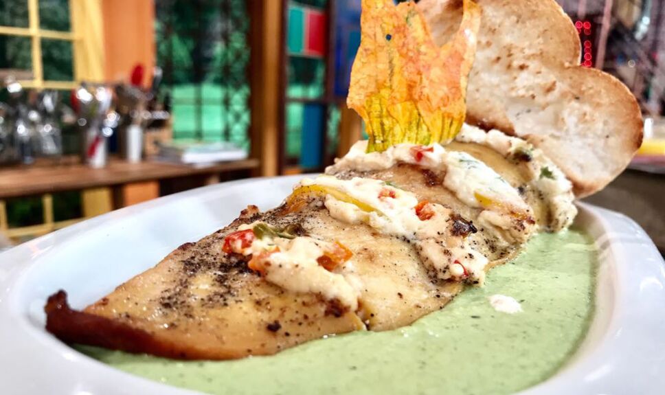 Milhojas de pollo al poblano