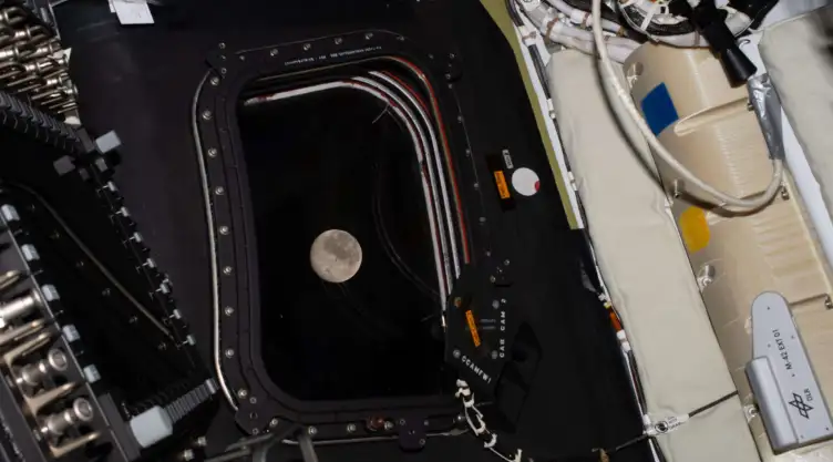 Vista de la Luna tomada por la tripulación de la Artemis II.