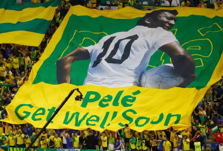 Pelé suspende quimioterapia y tiene dificultad para respirar