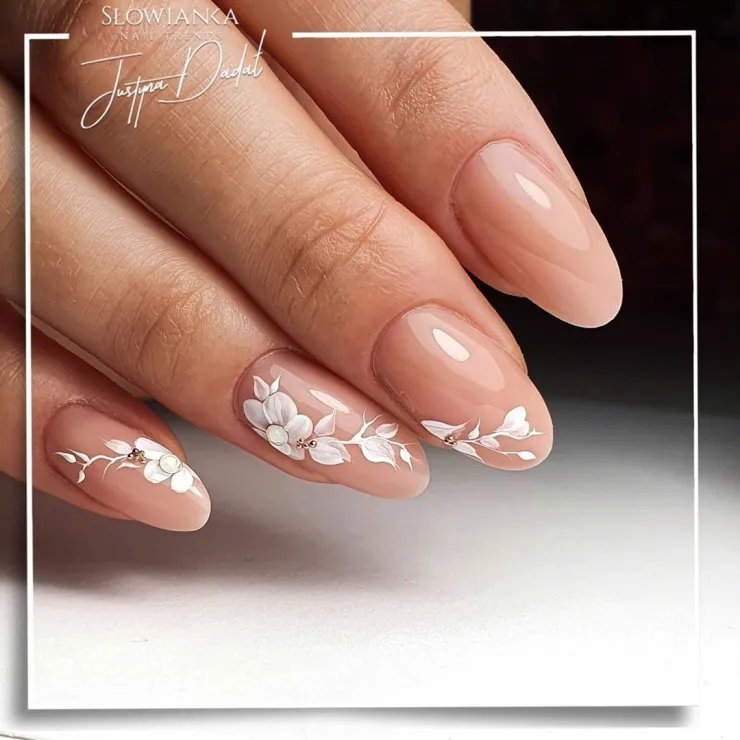 39 diseños de uñas que puedes usar en rubber y se verán elegantes: en cuadradas o almendradas