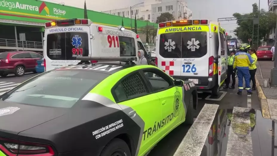 Atropellan a madre y sus dos hijos en la Doctores; conductor se da a la fuga