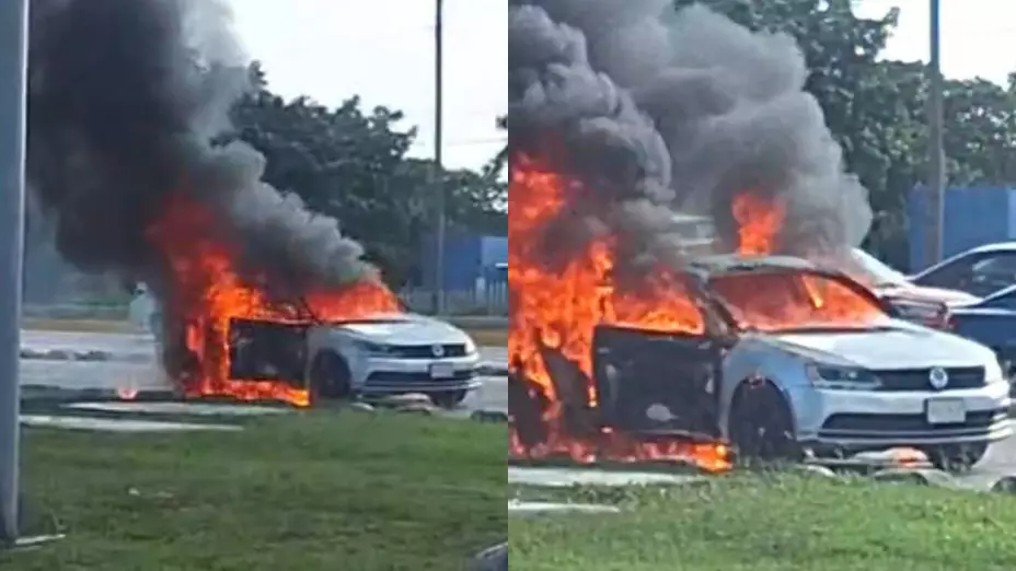 VIDEO: Vehículo se PRENDE en fuego en Blvd. Colosio en Cancún y termina consumido por las llamas