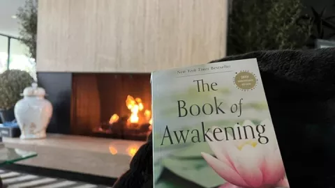 Jeremy Renner también lleva terapia psicológica.