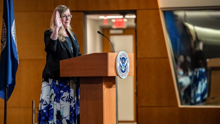 Jennifer B. Higgins es la nueva directora interina del USCIS.
