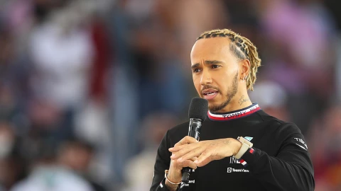 Lewis Hamilton cambia su nombre