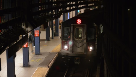 metro-nueva-york-choque-jovenes