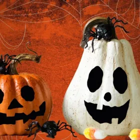 Ideas DIY 3 propuestas espeluznantes para construir arañas gigantes con tubos para Halloween.jpg