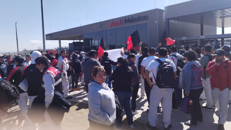 El Sindicato Independiente de Trabajadores de Audi México estalla en huelga por no llegar a un acuerdo en el aumento salarial.