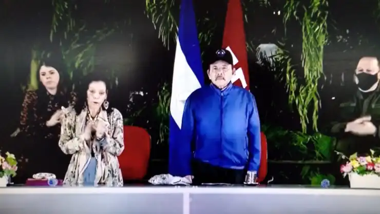 El presidente de Nicaragua y su esposa van por una cuarta reelección.